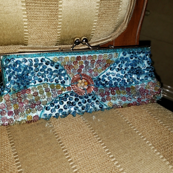 Purse, - Picture 2 of 2